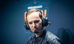 飞机直播爆料人致歉视频,揭秘飞机直播事件始末